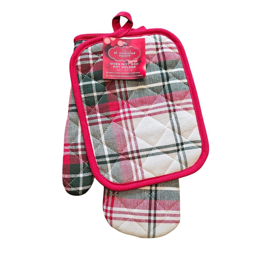 St. Nicholas Square Oven Mitt and Pot Holder Set of 2 NWT Christmas